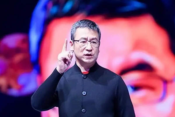 白岩松退休金多少钱一个月